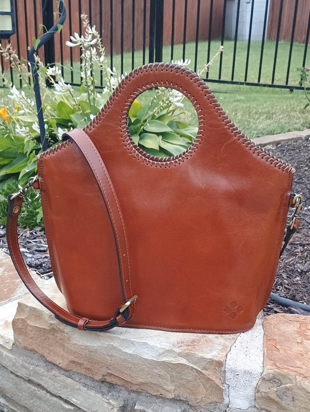 Patricia Nash Leather Moretto Hand Bag Tote Classic Tan Suede Interior Zipper